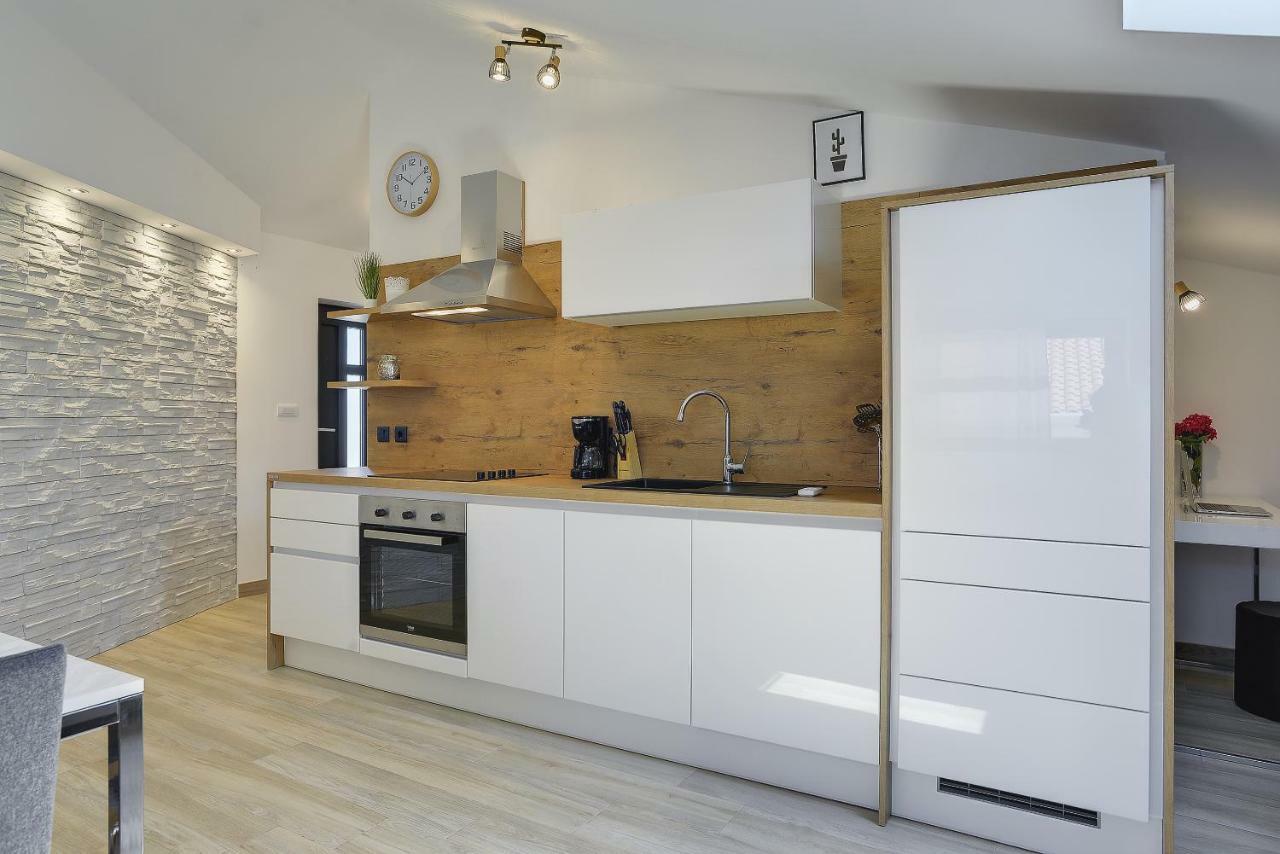 Apartment Niko Pula Exteriör bild