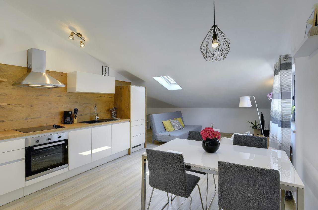 Apartment Niko Pula Exteriör bild
