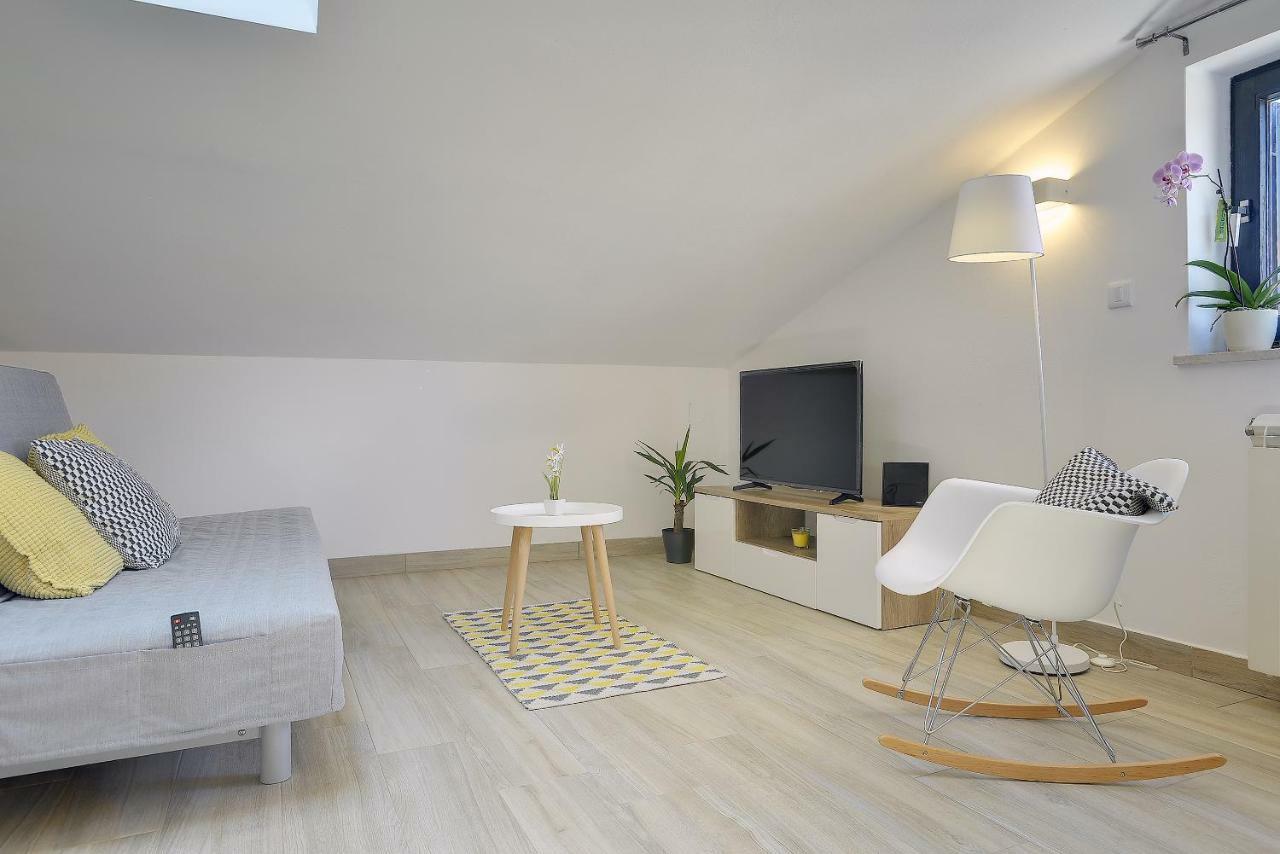 Apartment Niko Pula Exteriör bild